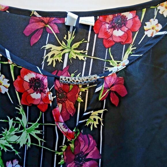 Cato Plus Size 26/28W Black Blouse with Multi-color Flowers & Flaired Sleeves. - Picture 4 of 7